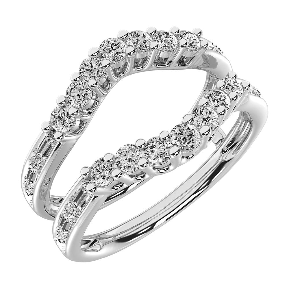 Oro blanco de 14 quilates de 1/2 qt.Tw. Anillo protector de diamantes redondos y baguette