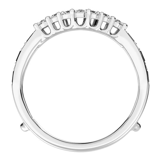 Oro blanco de 14 quilates de 1/2 qt.Tw. Anillo protector de diamantes redondos y baguette