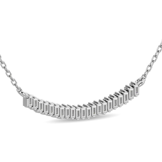 Diamante 1/6 Ct.Tw. Collar de moda Baguette en oro blanco de 14 k