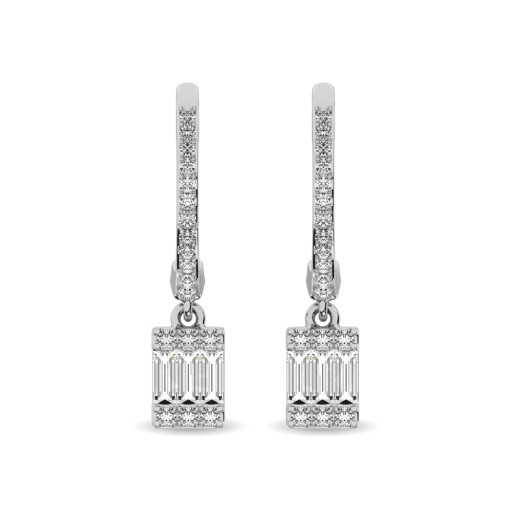 Diamante 1/3 Ct.Tw. Aretes tipo argolla redondos y baguette en oro blanco de 14 k