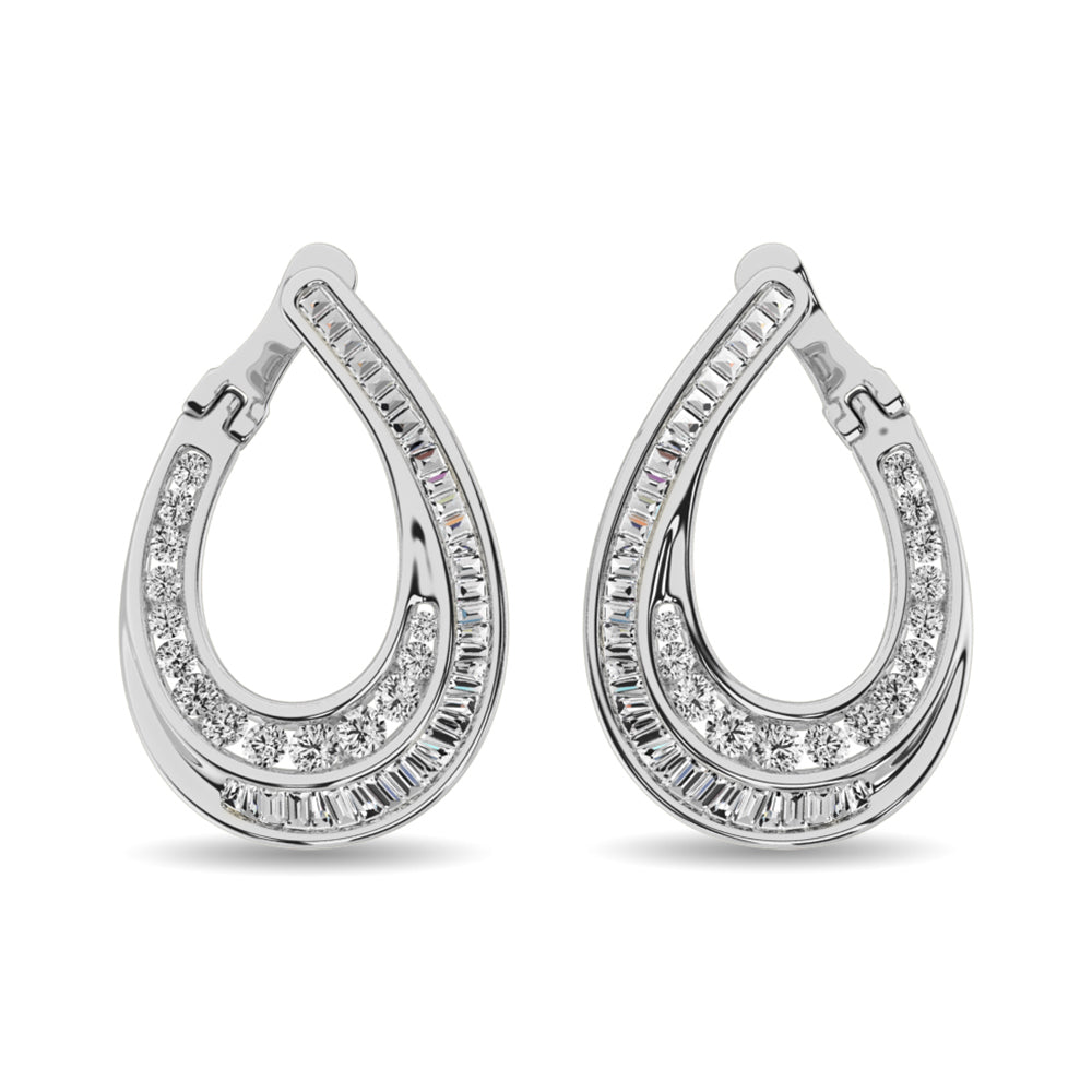 Diamante de 1 qt.Tw. Aretes tipo argolla redondos y baguette en oro blanco de 14 k