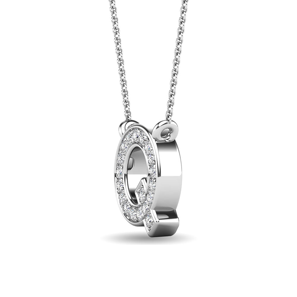 Diamante 1/20 Ct.Tw. Colgante con letra Q en oro blanco de 10 quilates