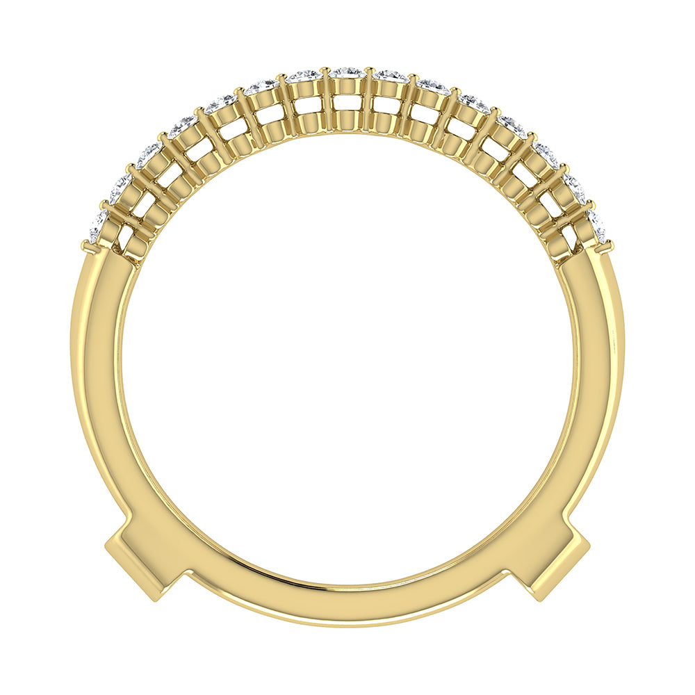 Oro amarillo de 14 quilates de 1/2 qt.Tw. Anillo protector de diamantes en forma de chevr√≥n