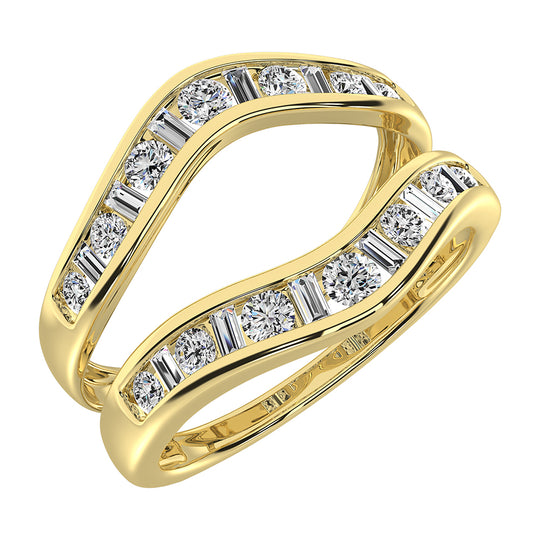 Oro amarillo de 14 quilates de 1/2 qt.Tw. Anillo protector de diamantes redondos y baguette