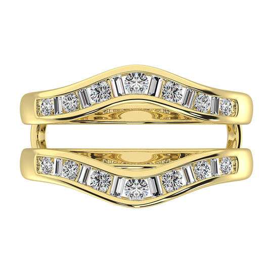 Oro amarillo de 14 quilates de 1/2 qt.Tw. Anillo protector de diamantes redondos y baguette