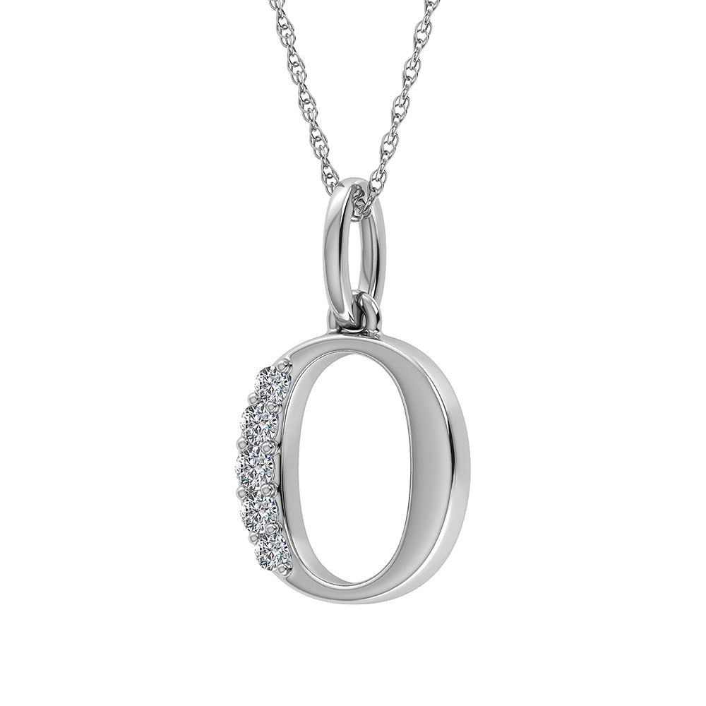 Diamante 1/20 Ct.Tw. Colgante con letra O en oro blanco de 10 quilates