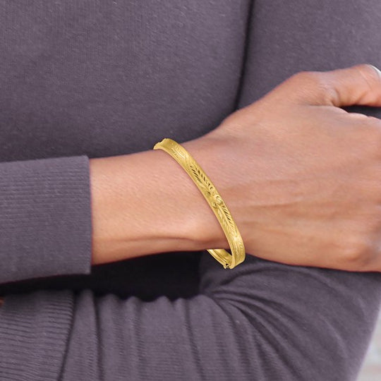 Brazalete Articulado en Oro Amarillo de 14K con Corte Diamante y Perfil Cóncavo (4/16)