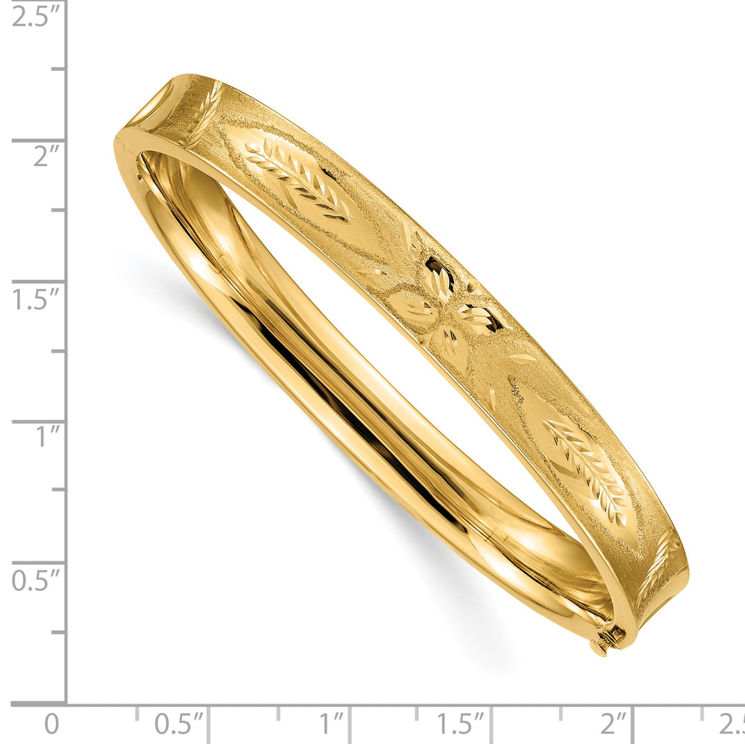 Brazalete Articulado Oversize Cóncavo con Corte de Diamante en Oro Amarillo de 14K (5/16")