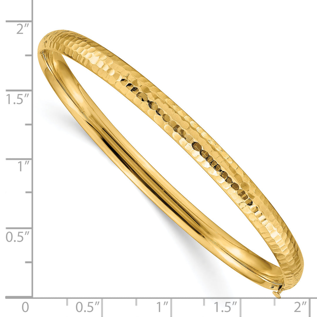 Brazalete con Bisagra en Oro Amarillo de 14K con Textura Martillada (4.75mm)