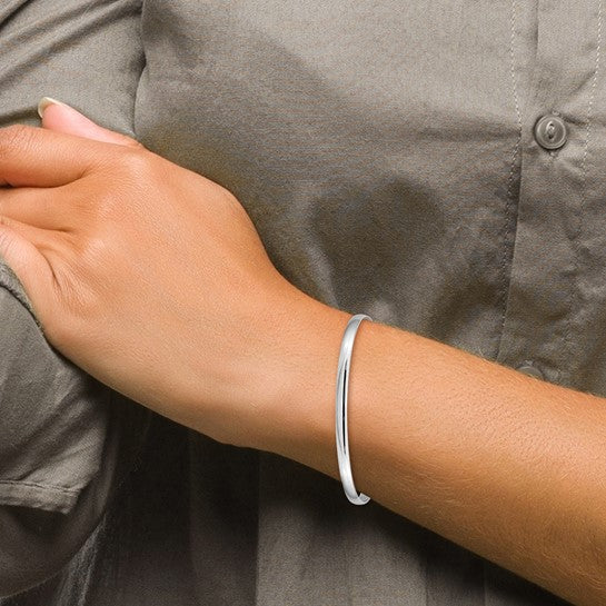 Pulsera Bangle de Oro Blanco de 14k Sólida, Pulida y Media Redonda de 4 mm