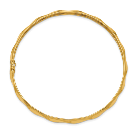 Pulsera Rígida Flexible de Oro Amarillo de 14k con Diseño Torcido y Acabado Pulido