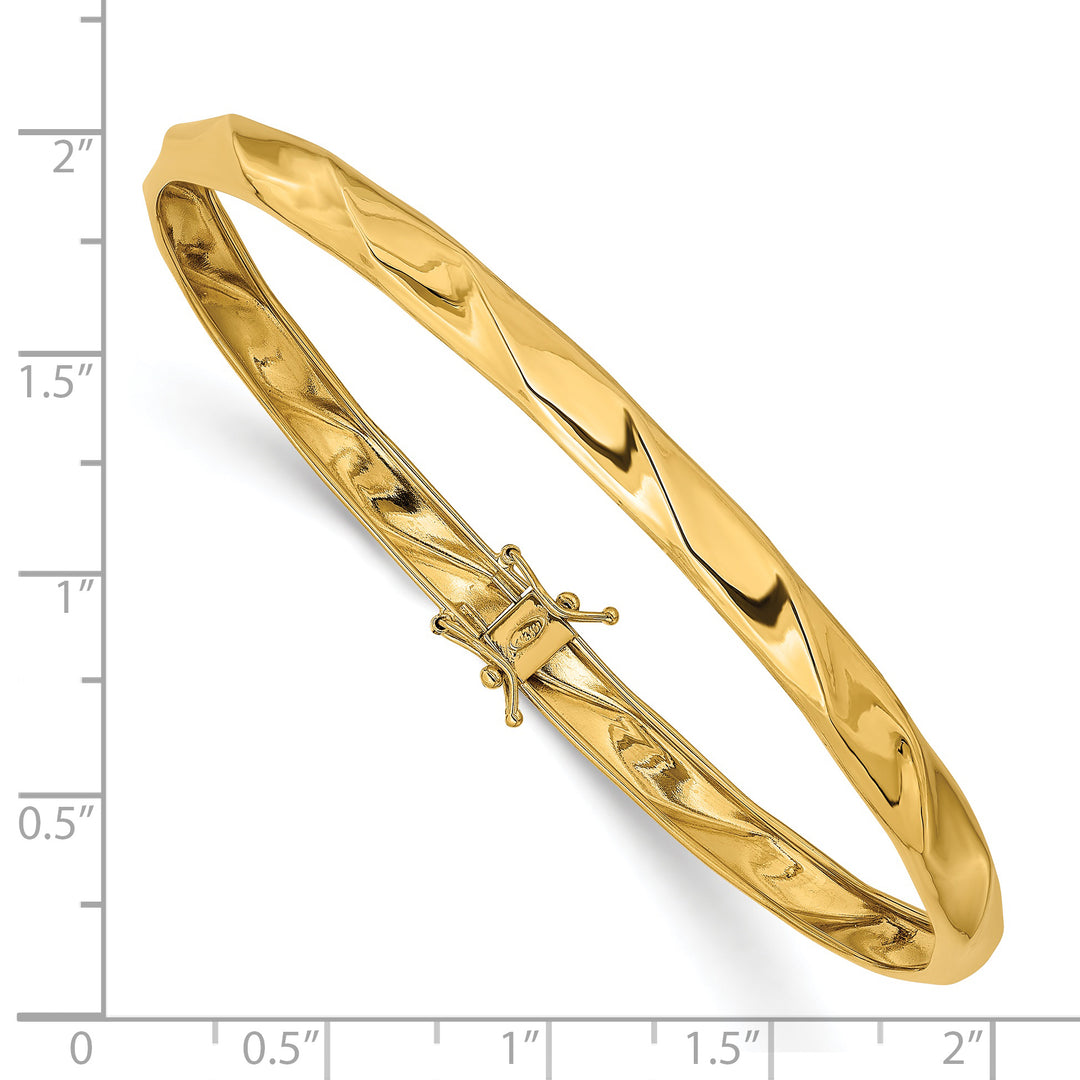 Pulsera Rígida Flexible de Oro Amarillo de 14k con Diseño Torcido y Acabado Pulido