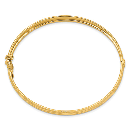 Pulsera Bangle de Oro Amarillo de 14k con Textura y Corte Diamantado, con Bisagra