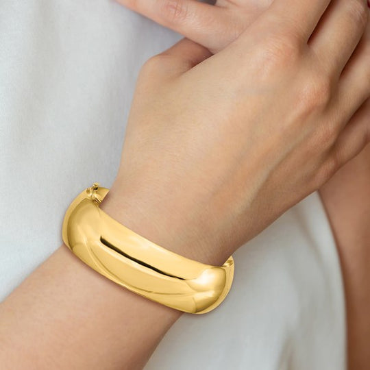 Brazalete Bangle Oversize 14K Oro Amarillo de 13/16, Pulido de Alta Calidad con Bisagra