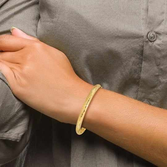 Brazalete Bangle con Corte Láser 14K