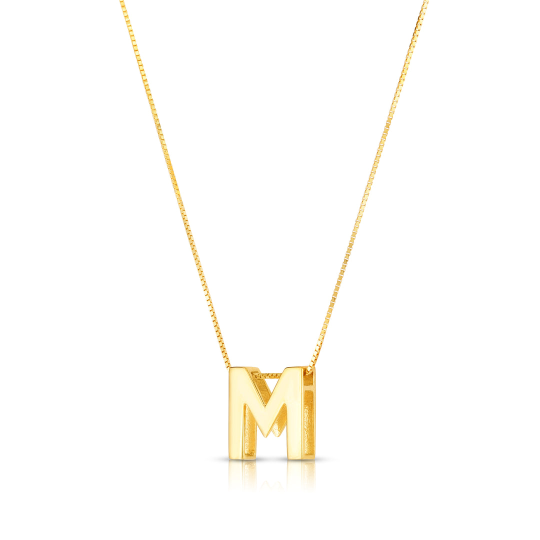 Collar con inicial M con letra mayuscula de oro de 14 quilates