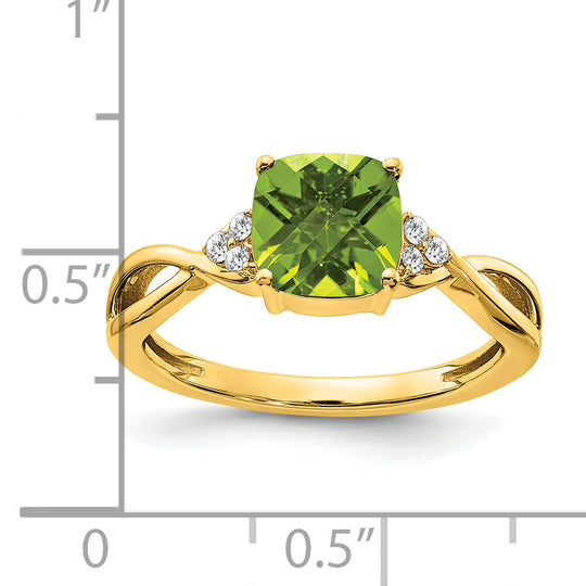 Anillo de Peridoto de Corte Ajedrezado y Diamante en Oro Amarillo de 14k