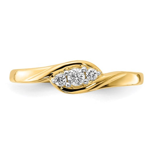 Anillo de Diamantes de 3 Piedras en Oro Amarillo de 14k