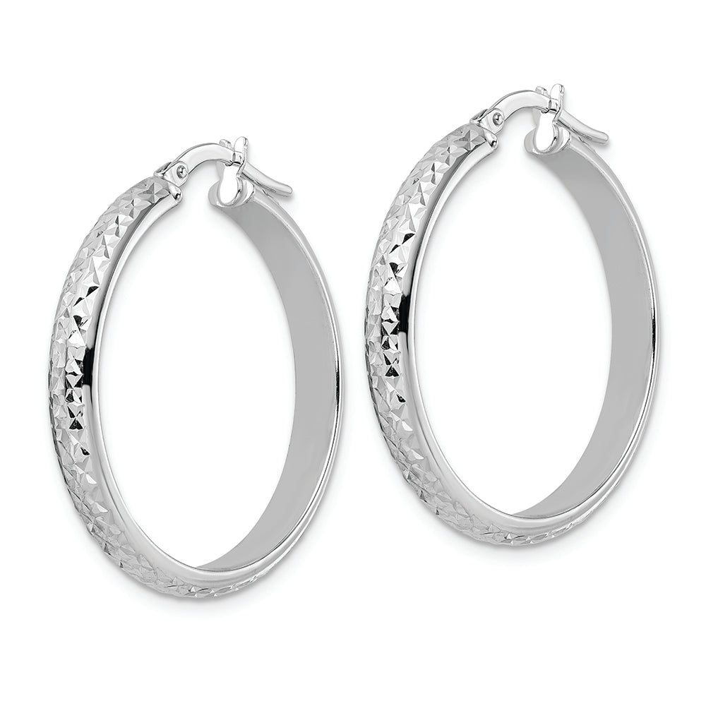 Pendientes de aro de oro blanco de 14 quilates con talla de diamante