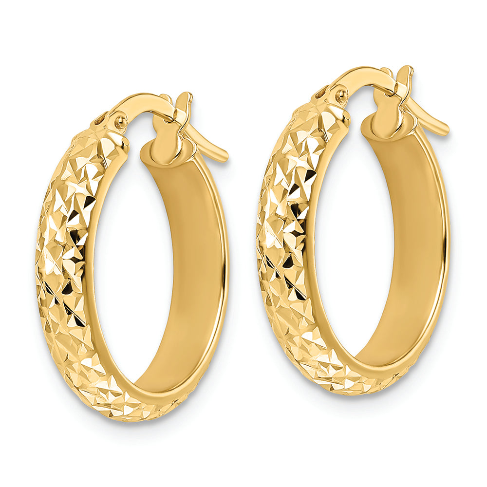 Aretes Tipo Argolla con Talla de Diamante Pulido en Oro de 14k