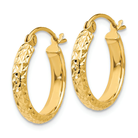 Pendientes de Aro Hueco en Oro Amarillo de 14K con Corte en Diamante de 2.8x15.75 mm