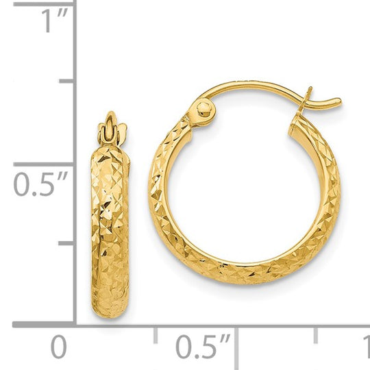 Pendientes de Aro Hueco en Oro Amarillo de 14K con Corte en Diamante de 2.8x15.75 mm