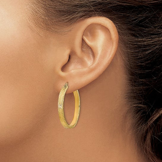 Pendientes de Aro Texturizados y Pulidos en Oro Amarillo de 14K