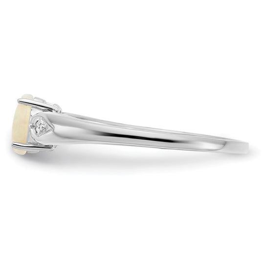 Anillo de Ópalo y Diamantes en Oro Blanco de 14k