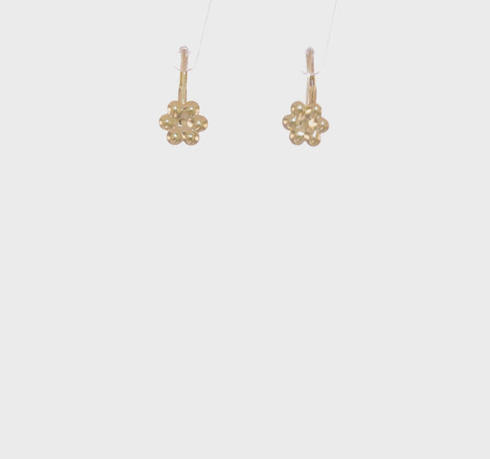 Aretes Tipo Palanca con Flor Pulida Madi K en Oro de 14k