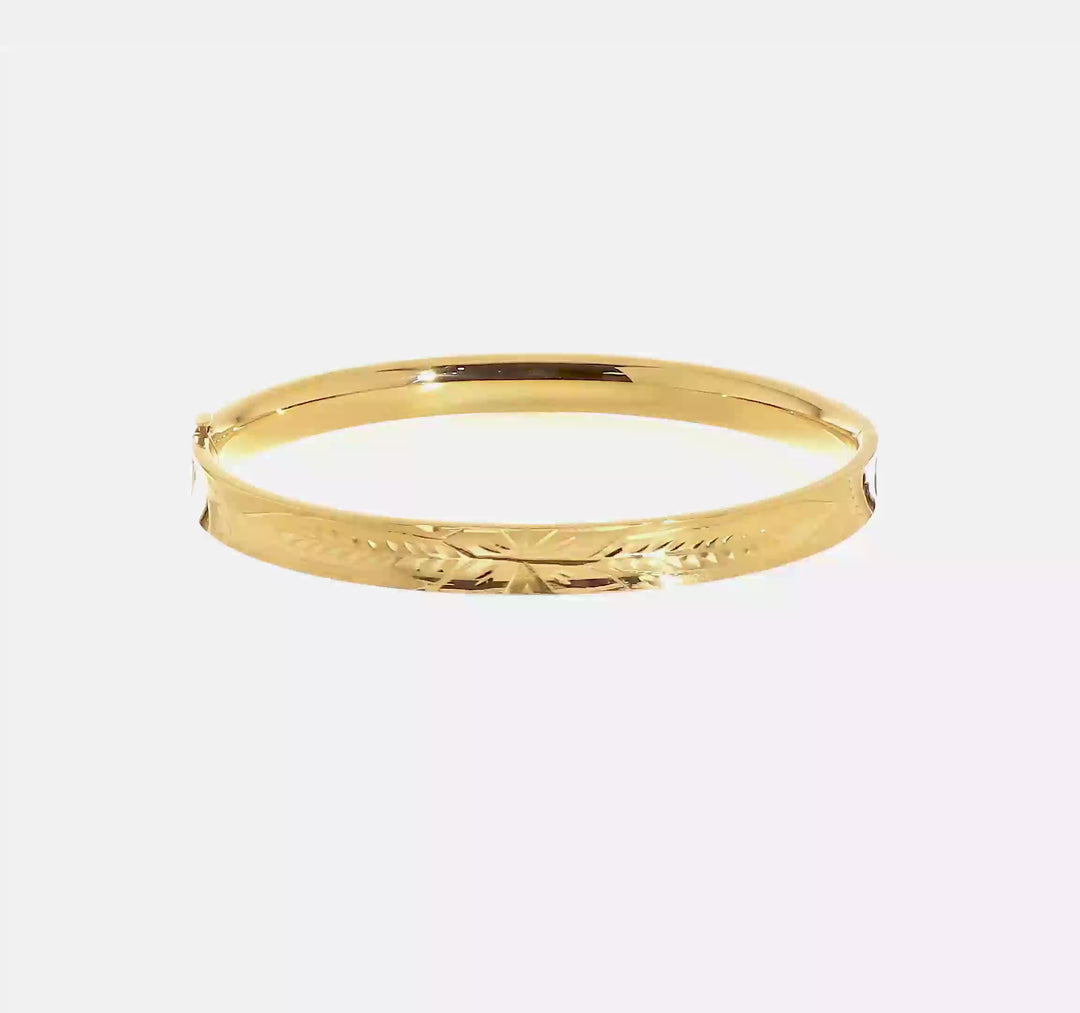 Pulsera Bangle con Corte Diamante de 14k, Concava y Bisagra Oversize