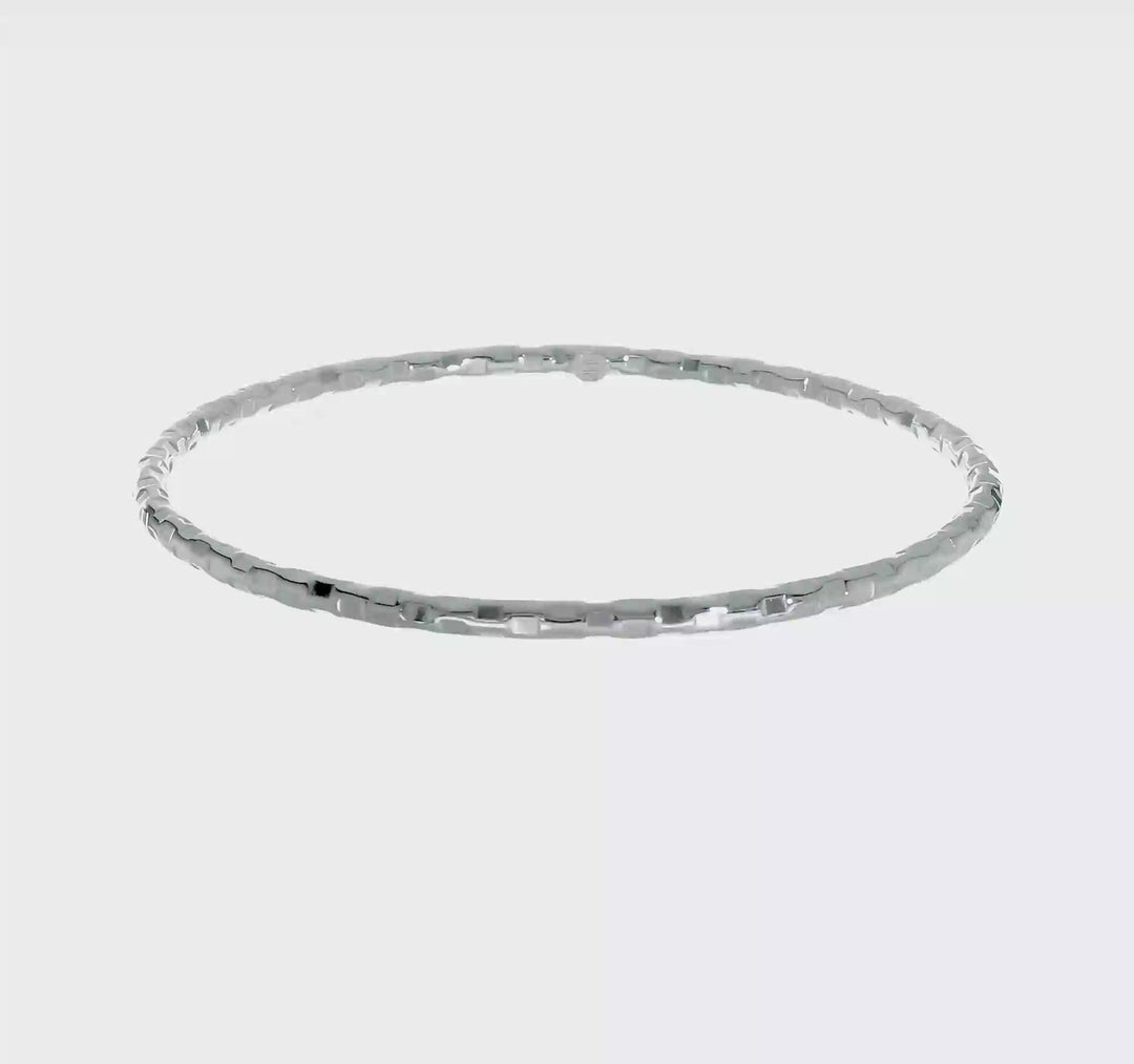 Pulsera Bangle Deslizable Texturizada en Oro Blanco de 14k