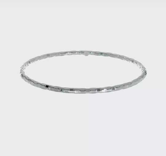 Pulsera Bangle Deslizable Texturizada en Oro Blanco de 14k