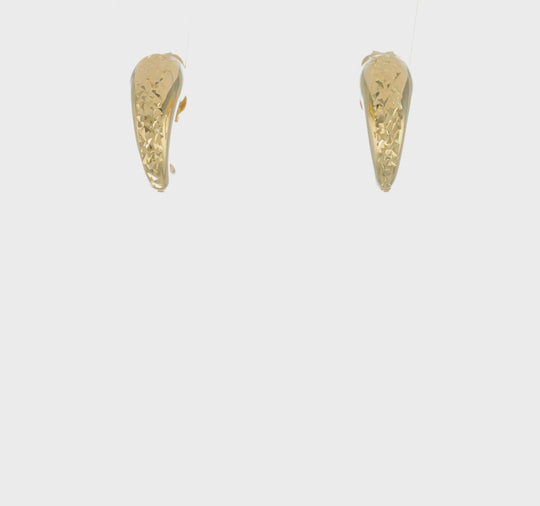 Aretes J-Hoop Huecos de Borde Pulido con Corte Diamante en Oro Amarillo de 14K