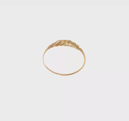 Anillo Ridged Dome de 14K