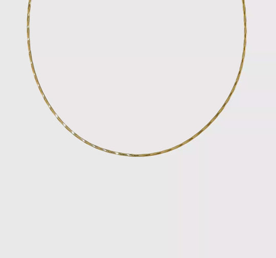 Collar Omega Retorcido Redondo en Oro Amarillo Pulido de 14K con Extensión de 2 pulgadas