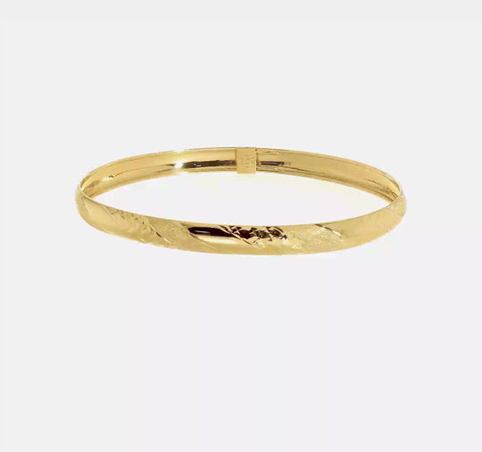 Brazalete Flexible Retorcido con Corte de Diamante en Oro Amarillo de 14K